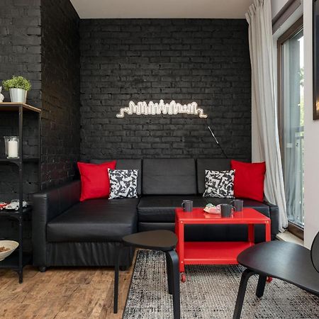 Stylish & Trendy 1 Bedroom Apartment Wola With Parking By Renters Varşova Dış mekan fotoğraf