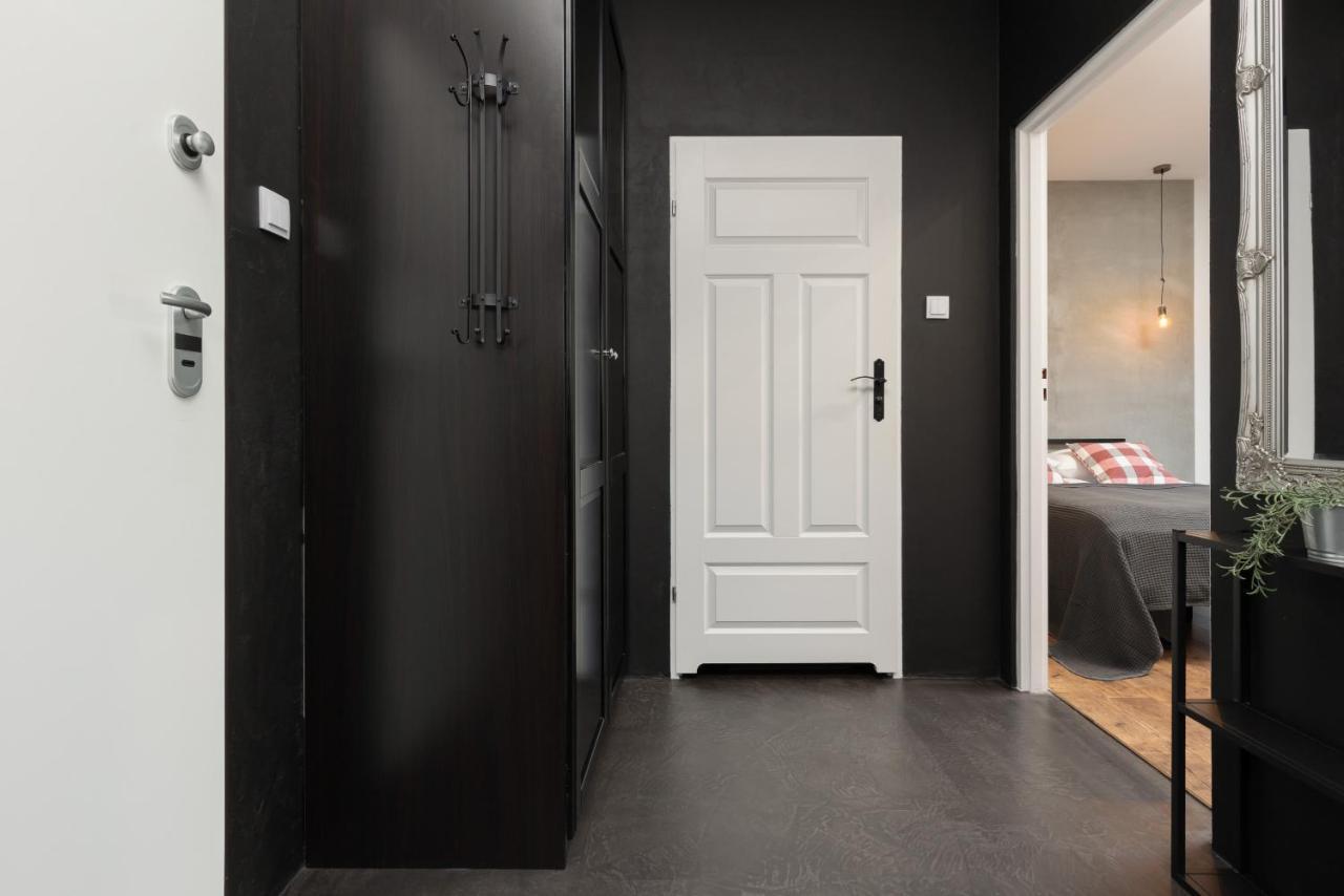 Stylish & Trendy 1 Bedroom Apartment Wola With Parking By Renters Varşova Dış mekan fotoğraf