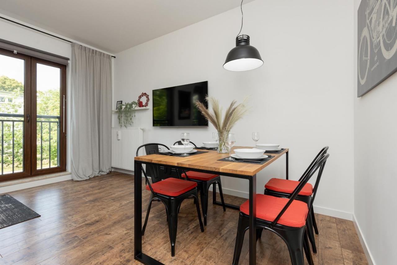 Stylish & Trendy 1 Bedroom Apartment Wola With Parking By Renters Varşova Dış mekan fotoğraf